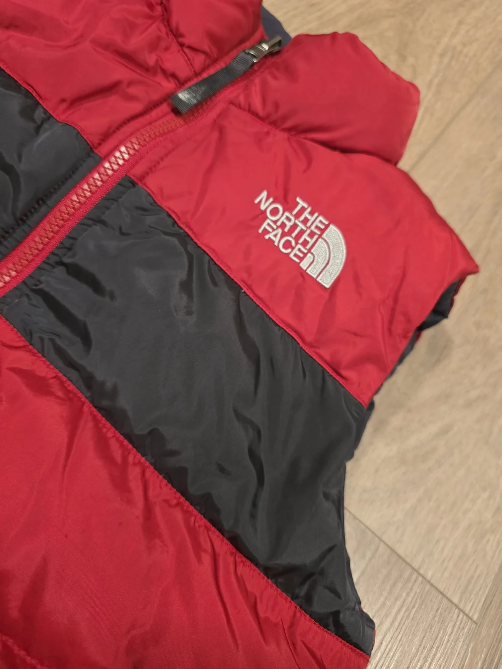 The North Face 550 Down Puffer Vest Kids Medium 10/12 Red Black Goose Down